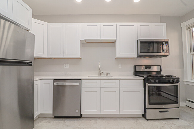 129 Harrishof St, Unit 3L