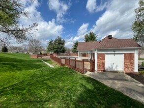 7115 Sweetwater Dr in Florence, KY - Building Photo - Building Photo