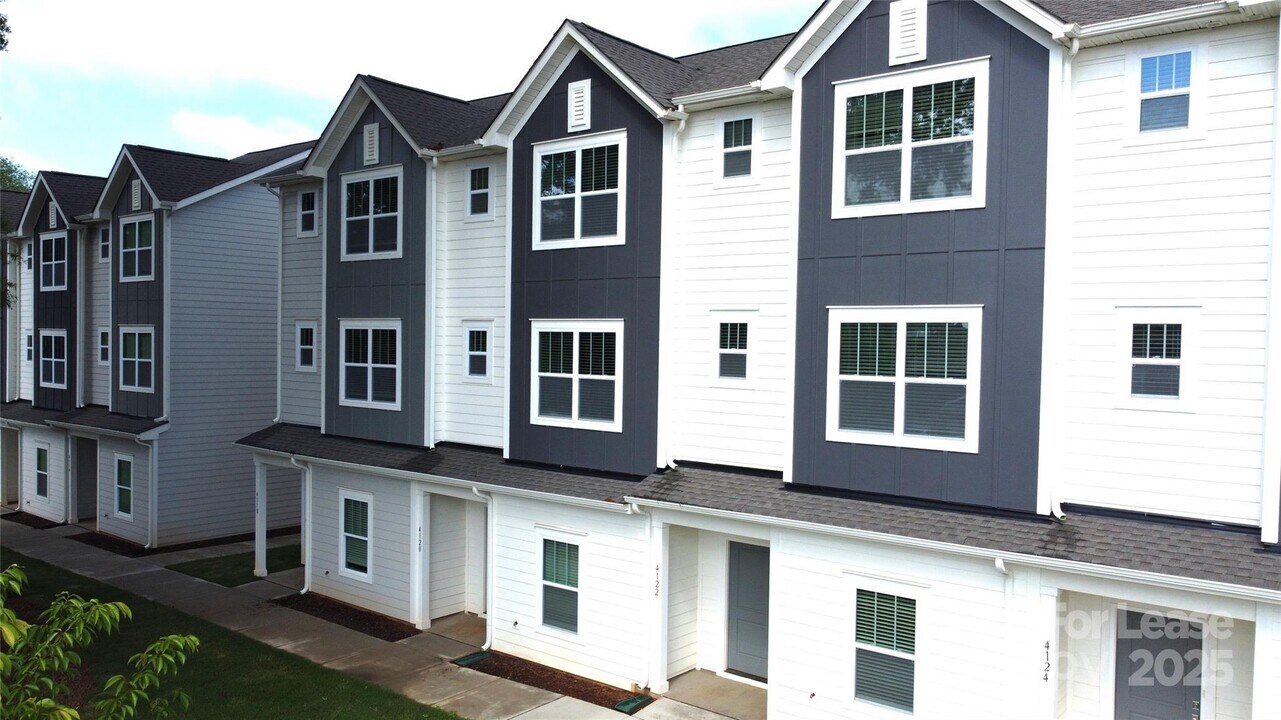 4120 Salient St in Charlotte, NC - Building Photo