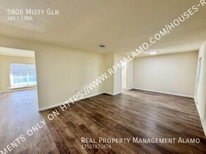 5806 Misty Glen in San Antonio, TX - Building Photo - Building Photo