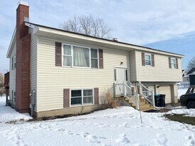 1400 Hinesburg Rd in South Burlington, VT - Building Photo