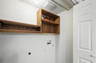 2733 E Wentwood Dr in Carrollton, TX - Building Photo - Building Photo