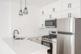 297 Hinsdale St in Brooklyn, NY - Building Photo - Building Photo