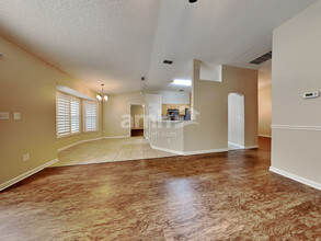 4335 Hanging Moss Dr in Orange Park, FL - Building Photo - Building Photo