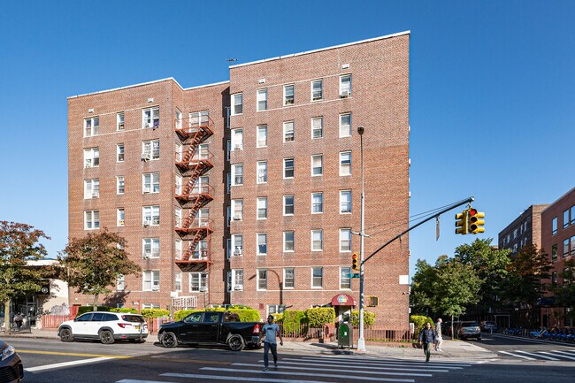 The Barcelona in Jackson Heights, NY - Building Photo - Building Photo