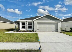 35255 Crescent Creek Dr in Zephyrhills, FL - Building Photo