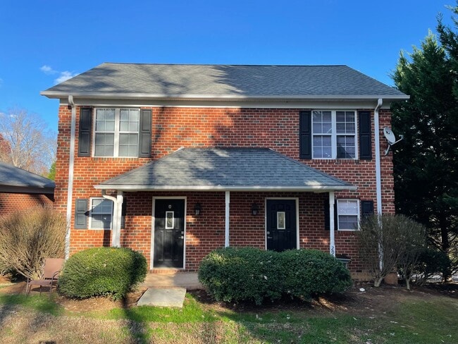 property at 2934 Forest Park Dr
