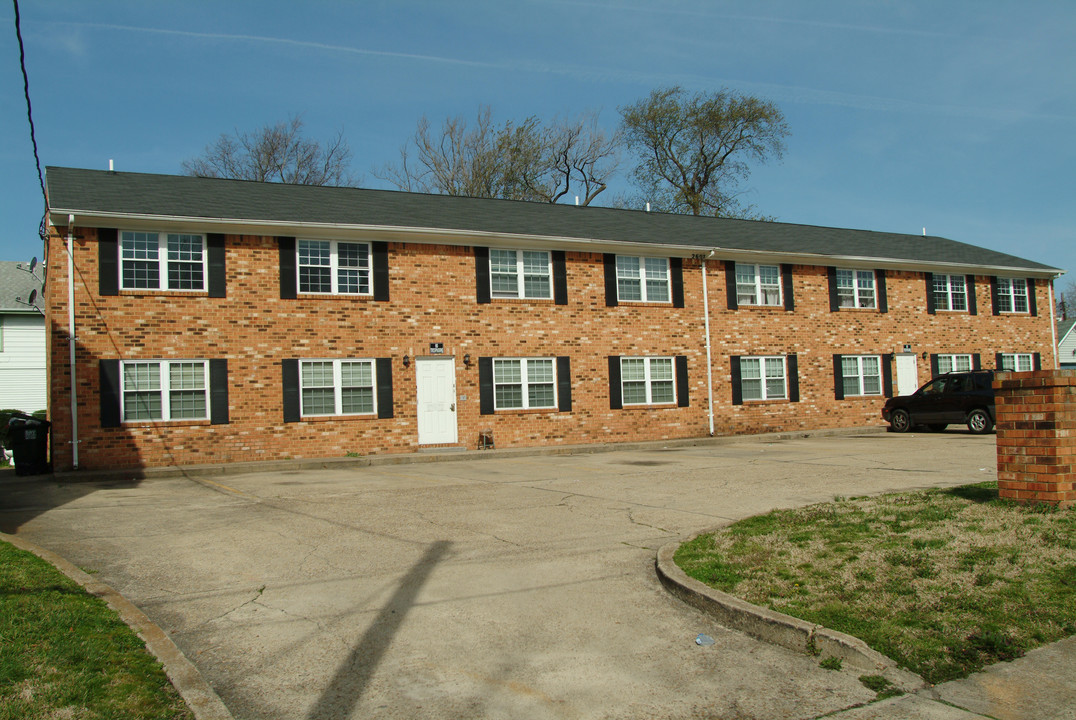 2607 Gosnold Ave in Norfolk, VA - Foto de edificio