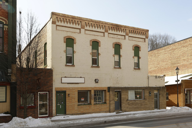 38 State Rd in Newaygo, MI - Foto de edificio - Building Photo