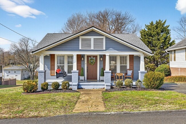 property at 1735 Harle Ave NW