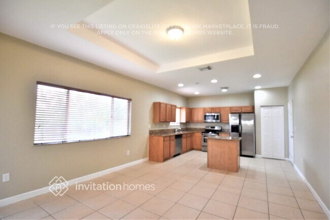 22121 SW 87th Pl in Cutler Bay, FL - Building Photo - Building Photo