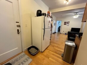 1614 Beacon St, Unit 2 in Brookline, MA - Foto de edificio - Building Photo