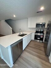 6837 Lake Mist Ln in Jacksonville, FL - Building Photo - Building Photo