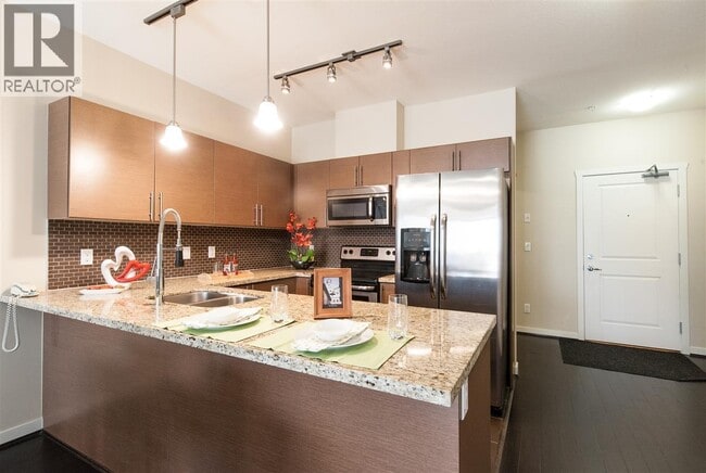 2239 Kingsway in Vancouver, BC - Building Photo - Building Photo