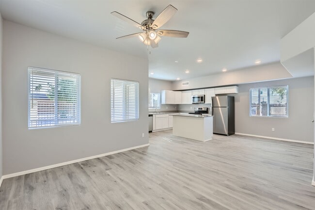 7010 N 80th Ave, Unit 2 BEDS 1 BATH in Glendale, AZ - Building Photo - Building Photo