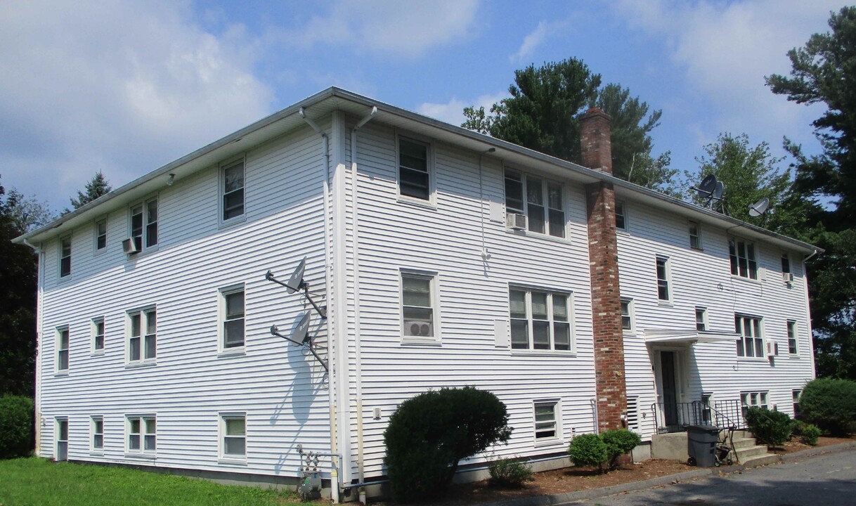 153 W Boylston St in West Boylston, MA - Building Photo