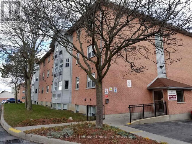 56 Hiawatha Rd in Woodstock, ON - Building Photo - Building Photo