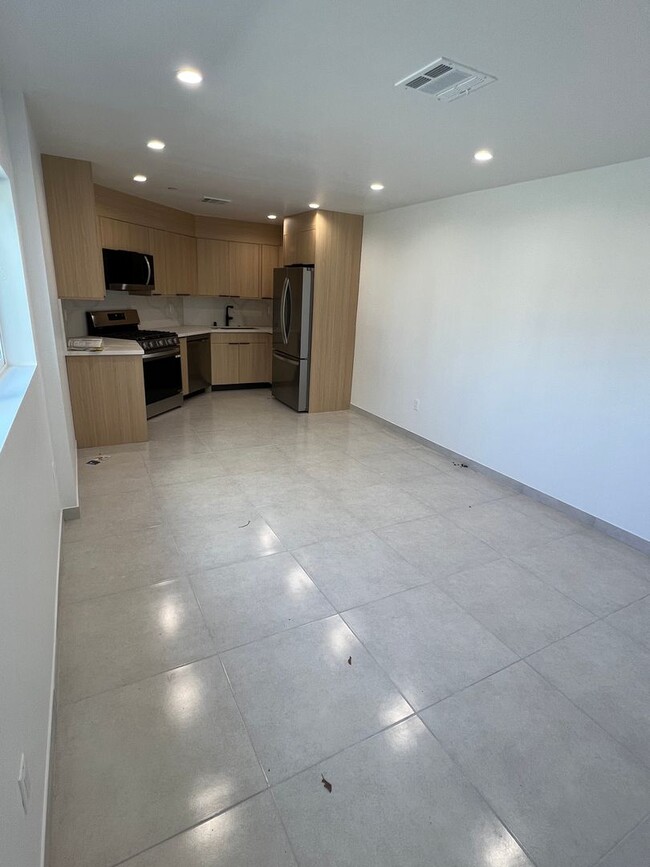 property at 10627 Hatteras St
