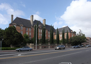 La Fontaine in West Hollywood, CA - Building Photo - Building Photo