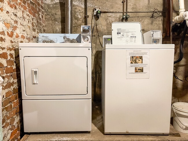 19 Town Hill St, Unit 2 in Quincy, MA - Foto de edificio - Building Photo