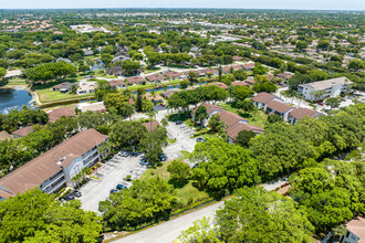 Festivita Village A Condos in Boynton Beach, FL - Foto de edificio - Building Photo