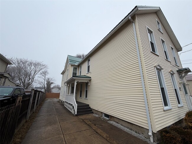 928 W 3rd St in Erie, PA - Building Photo - Building Photo
