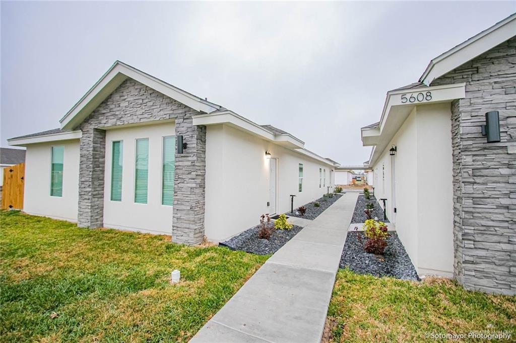 5 Swallow Ave in Alton, TX - Building Photo