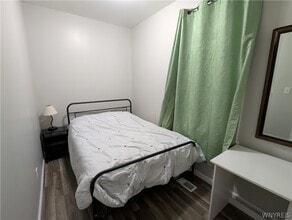 102 17th St in Buffalo, NY - Building Photo - Building Photo