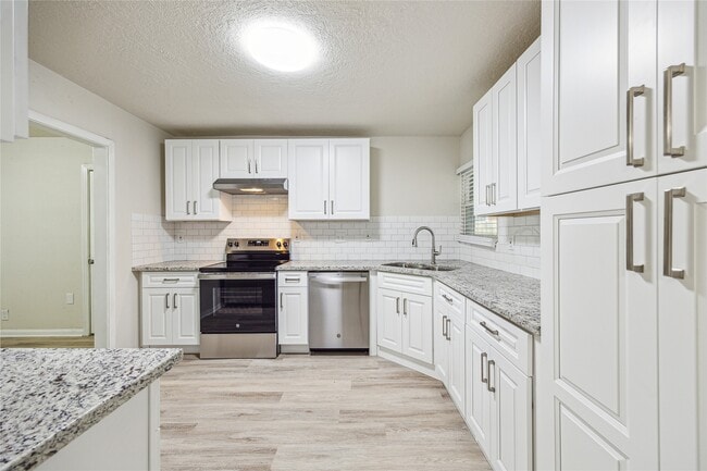 property at 2511 Evergreen Dr