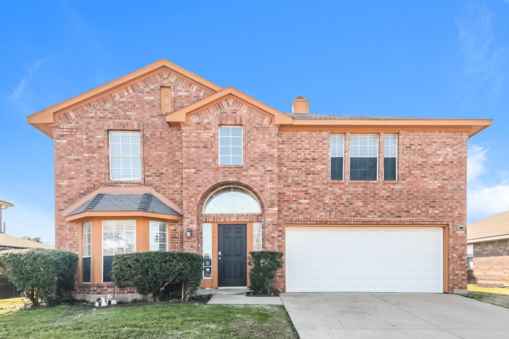 5909 Iris Dr in Rowlett, TX - Building Photo