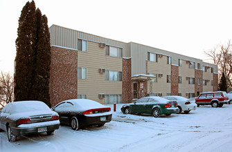 Foot Lake Apartments in Willmar, MN - Building Photo - Building Photo