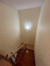 17170 SW 94th Ave in Palmetto Bay, FL - Foto de edificio - Building Photo