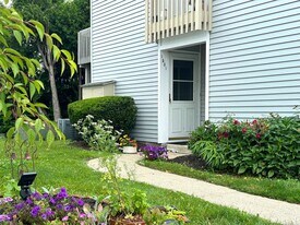 81 Park Ave in Danbury, CT - Building Photo