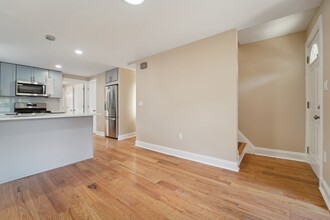 206 Forest St in Montclair, NJ - Building Photo - Building Photo