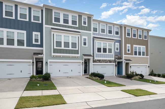 2221 Grants Pass Sta in Apex, NC - Building Photo - Building Photo