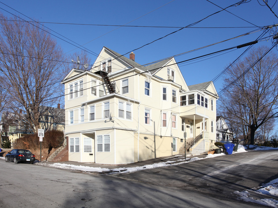 225-229 E Pearl St in Torrington, CT - Building Photo