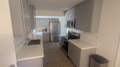 6851 Albury St in Citrus Heights, CA - Building Photo - Building Photo