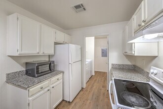 3660 Renovah St, Unit 202 in Las Vegas, NV - Building Photo - Building Photo