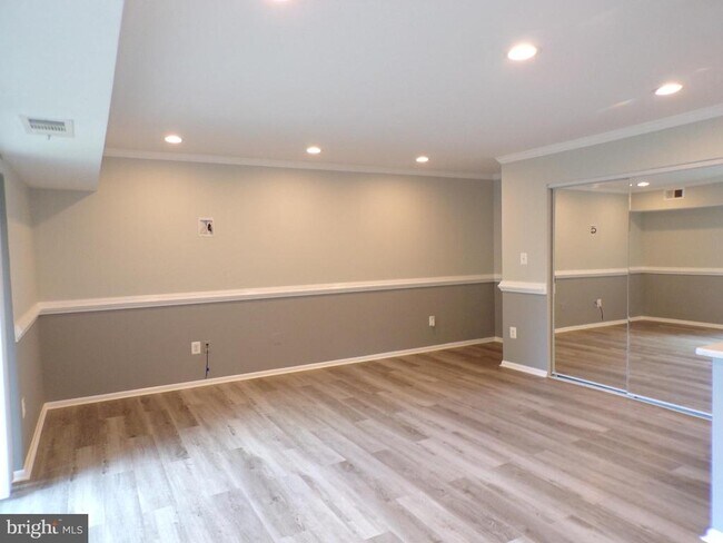 7855 Enola St in McLean, VA - Building Photo - Building Photo