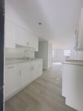 276 E 12th St-Unit -Rear in Hialeah, FL - Building Photo - Building Photo