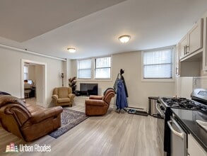 727 W Roscoe St, Unit M07B in Chicago, IL - Foto de edificio - Building Photo