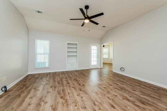 104 Lupine Way in Bonaire, GA - Building Photo - Building Photo