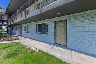 Royal Apartments - Carson City, Nevada in Carson City, NV - Foto de edificio - Interior Photo