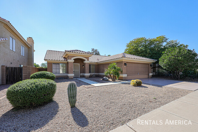 4647 E Lavender Ln in Phoenix, AZ - Foto de edificio - Building Photo