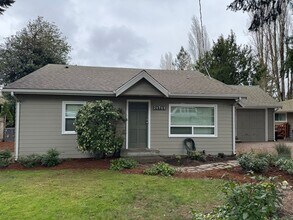 21711 84th Ave W in Edmonds, WA - Foto de edificio - Building Photo