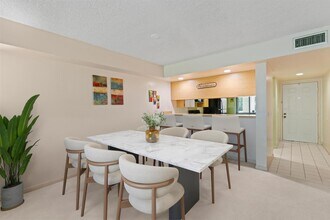 2621 Village Blvd, Unit 203 in West Palm Beach, FL - Building Photo - Building Photo