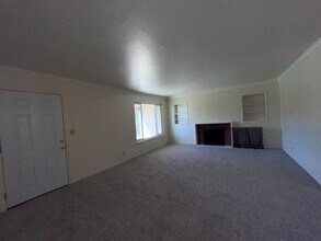 7417 East Pkwy in Sacramento, CA - Building Photo - Building Photo