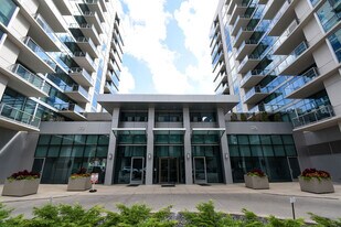 123 S Green St, Unit 602B in Chicago, IL - Building Photo