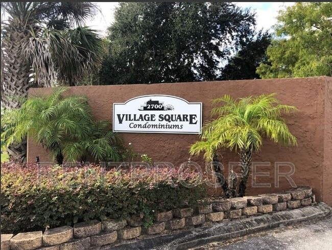 6075 Village Cir in Orlando, FL - Building Photo - Building Photo