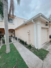 11807 SW 99th Ln in Miami, FL - Building Photo - Building Photo